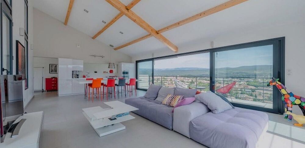 VILLA CONTEMPORAINE 200 m² avec PISCINE