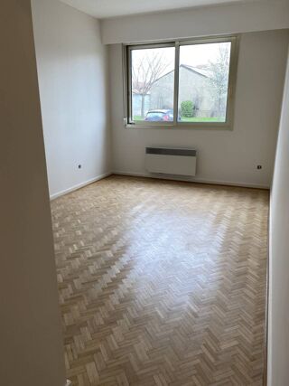  Appartement à louer 4 pièces 104 m²