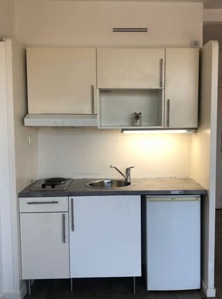  Appartement à louer 1 pièce 28 m²