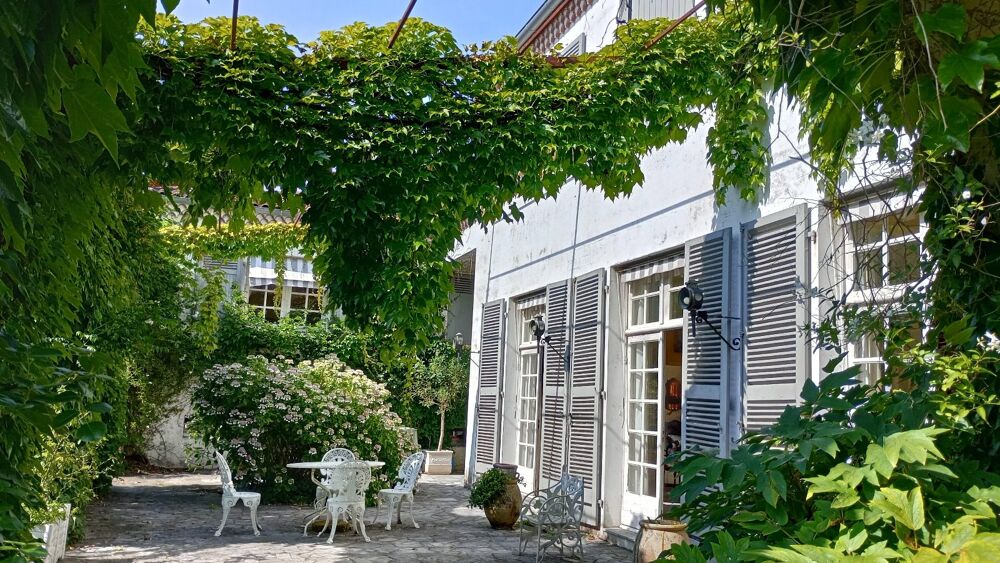 Npgaro (32), Grande maison bourgeoise avec 3 appartements + dép