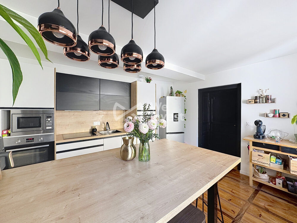 Vente Maison Maison + appartement, 5 chambres - 146,5 m2 - DPE C Combronde