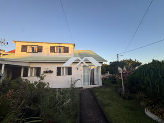 Vente Maison Superbe Maison Familiale avec de beau volume PETIT-ÎLE Petite-Île