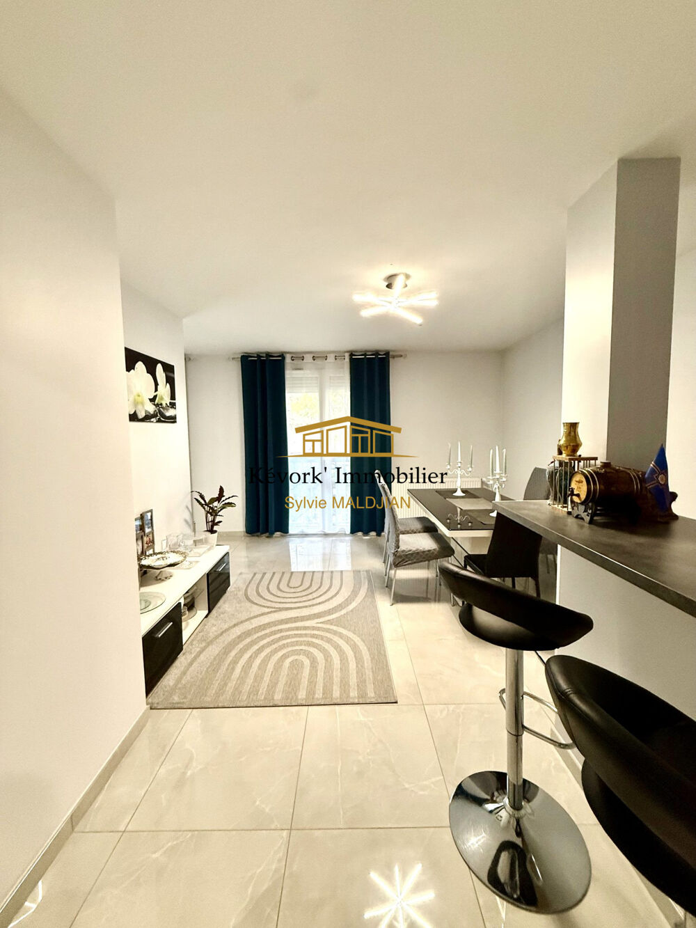 Vente Appartement Valence Sud, appartement T5, entièrement rénové, avec parking Valence