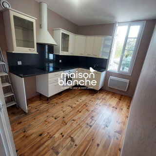  Appartement à louer 3 pièces 65 m²