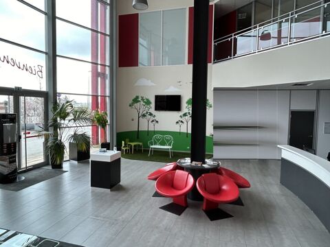   Ensemble de bureaux et dépôt de 1699 m² à LIMOGES ! 