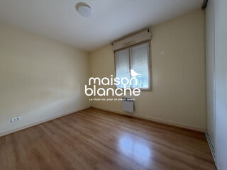  Appartement à louer 4 pièces 87 m²