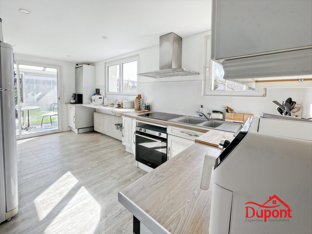 Maison semi individuelelle de 127m2 , deux chambres, sous sol, g