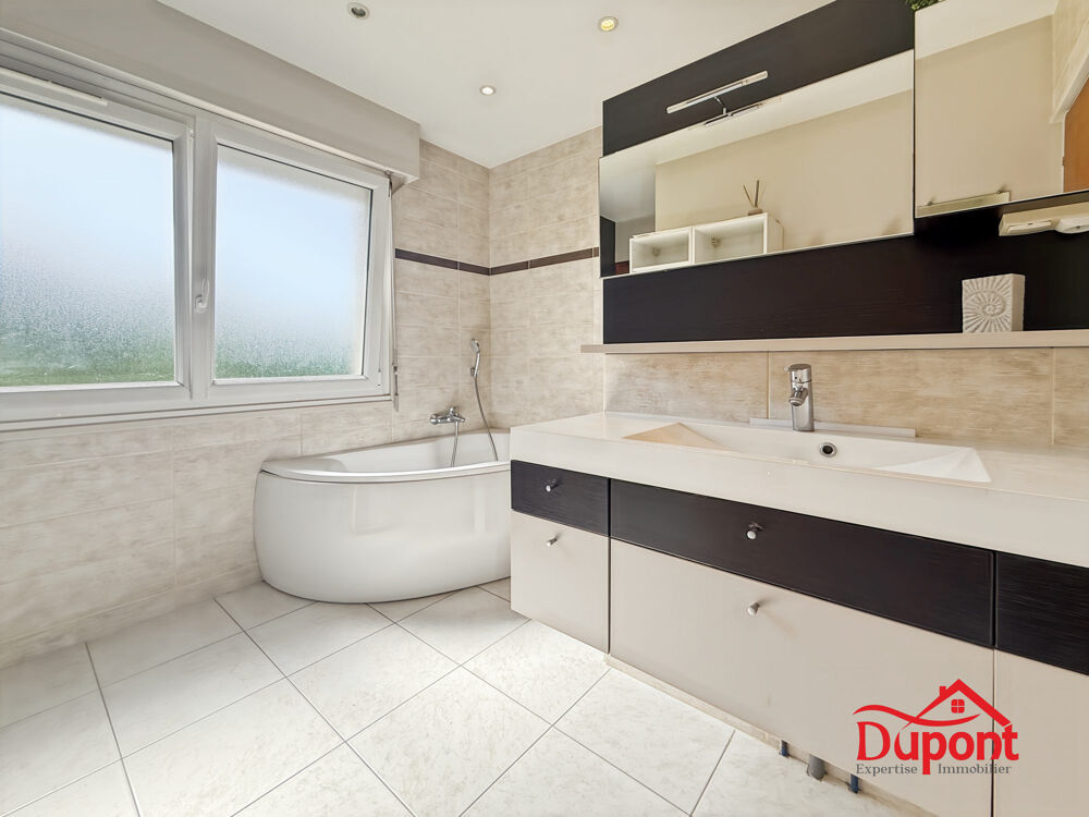Vente Maison À VENDRE – Maison individuelle de 223 m² – Les Mazures Les mazures
