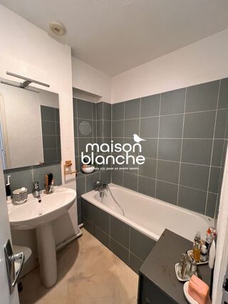  Appartement à louer 4 pièces 87 m²