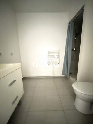  Appartement à louer 1 pièce 32 m²