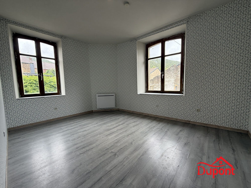 À VENDRE  Grande maison familiale en pierre de 170 m²  D