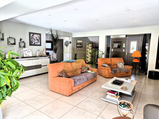  Maison à vendre 11 pièces 313 m²