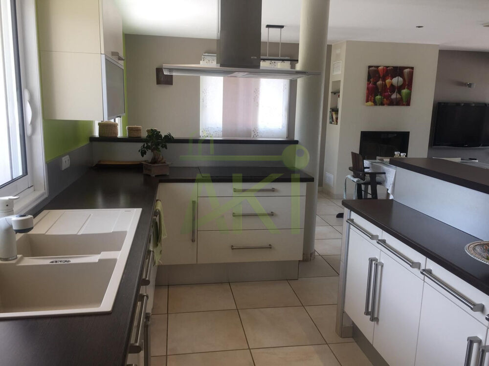 Vente Maison Villa T6/7 avec piscine et vue mer Eccica-suarella