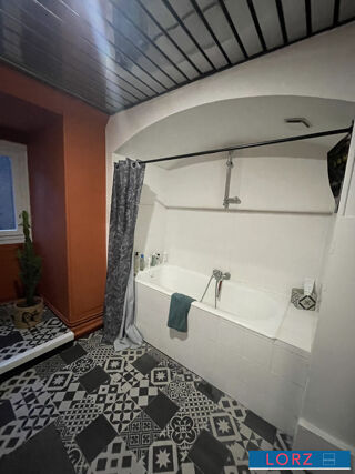  Immeuble � vendre 129 m�