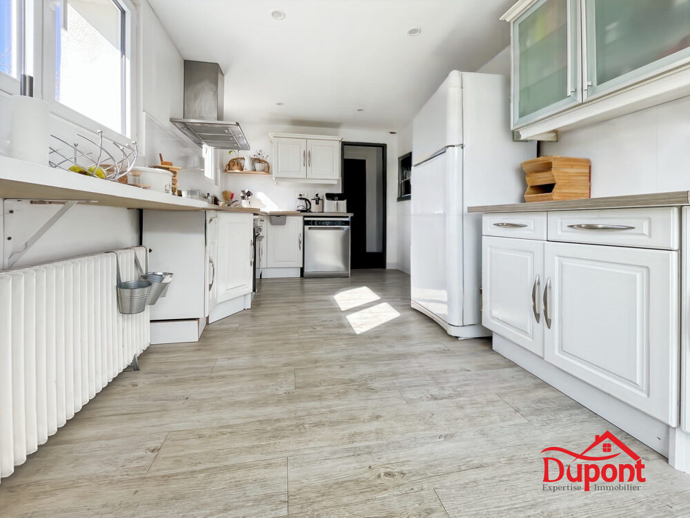 Maison semi individuelelle de 127m2 , deux chambres, sous sol, g