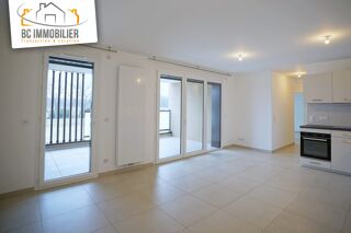  Appartement à louer 3 pièces 65 m²