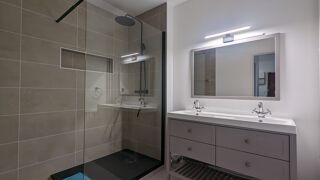  Appartement à louer 2 pièces 65 m²