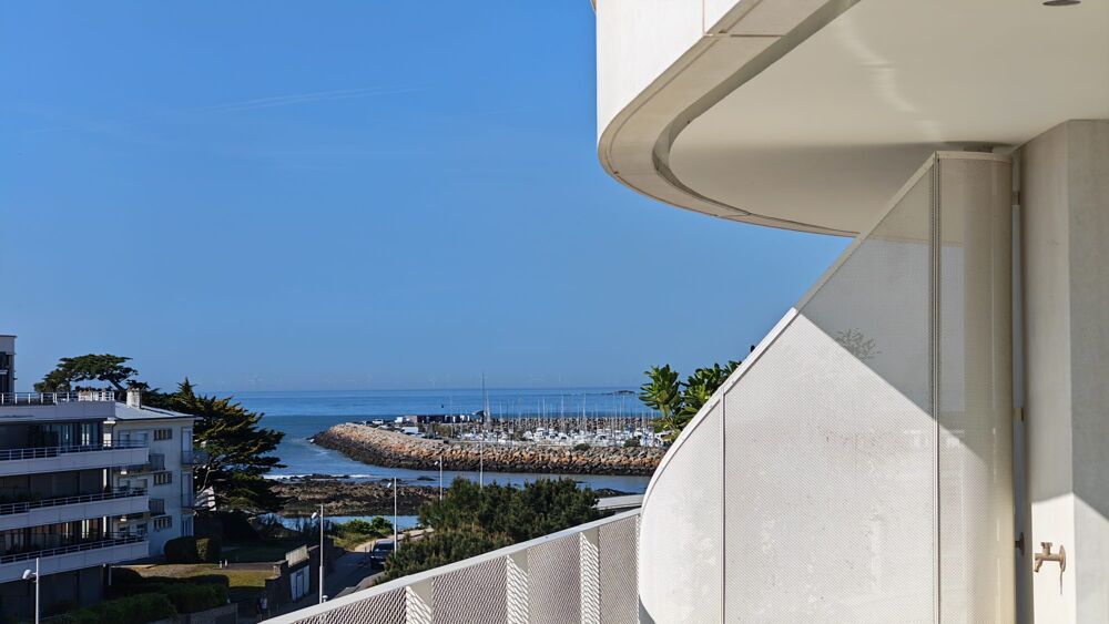 Magnifique T4 neuf très grand standing / terrasse 50m2