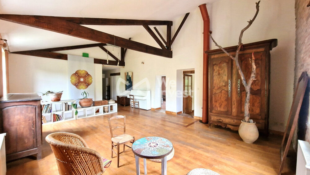 Maison 9 pièces 300 m² · à Moissac · 300 m² · 230 000 €