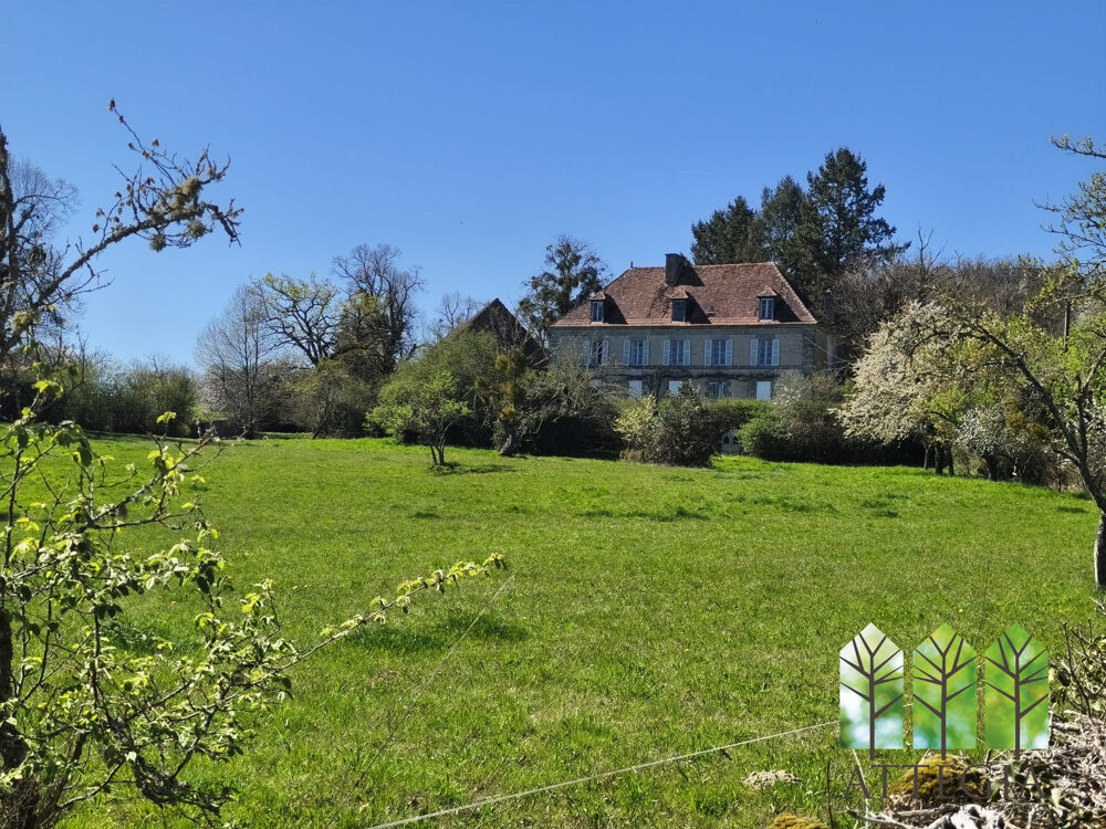 A RENOVER ENSEMBLE IMMOBILIER AVEC MAISON INDÉPENDANTE, GRANGE
