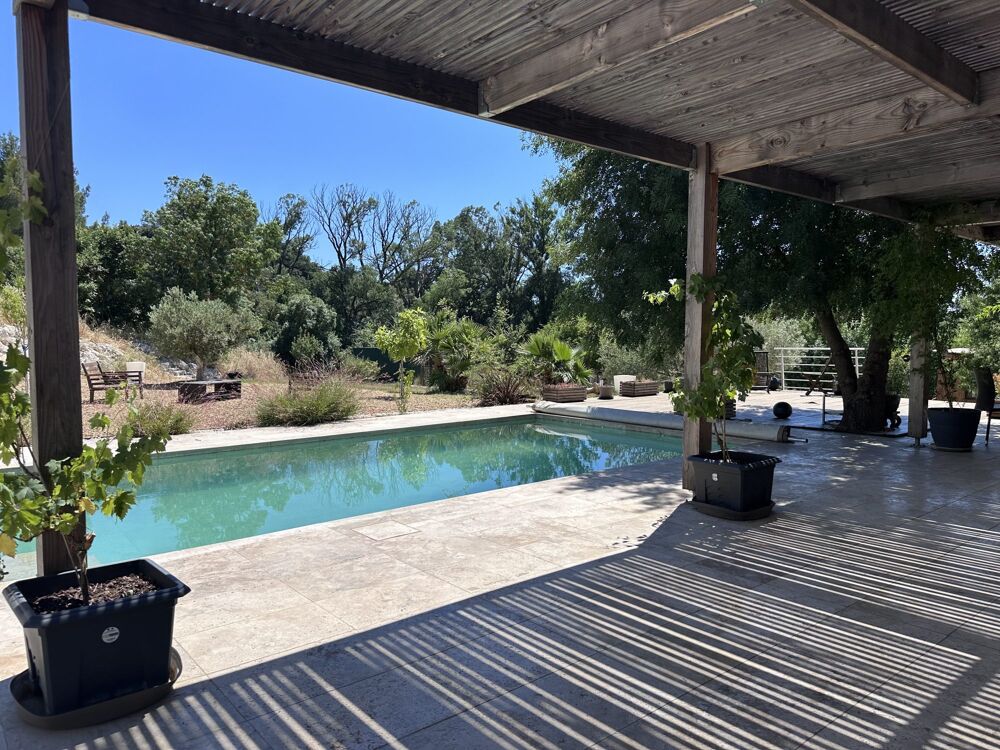 À vendre, superbe mas érigée sur une propriété d'exception.