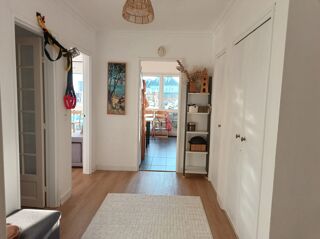 Appartement à louer 4 pièces 99 m²