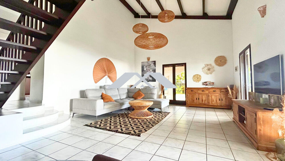 Vente Maison Villa 5 pièces avec piscine et vue mer ! La possession