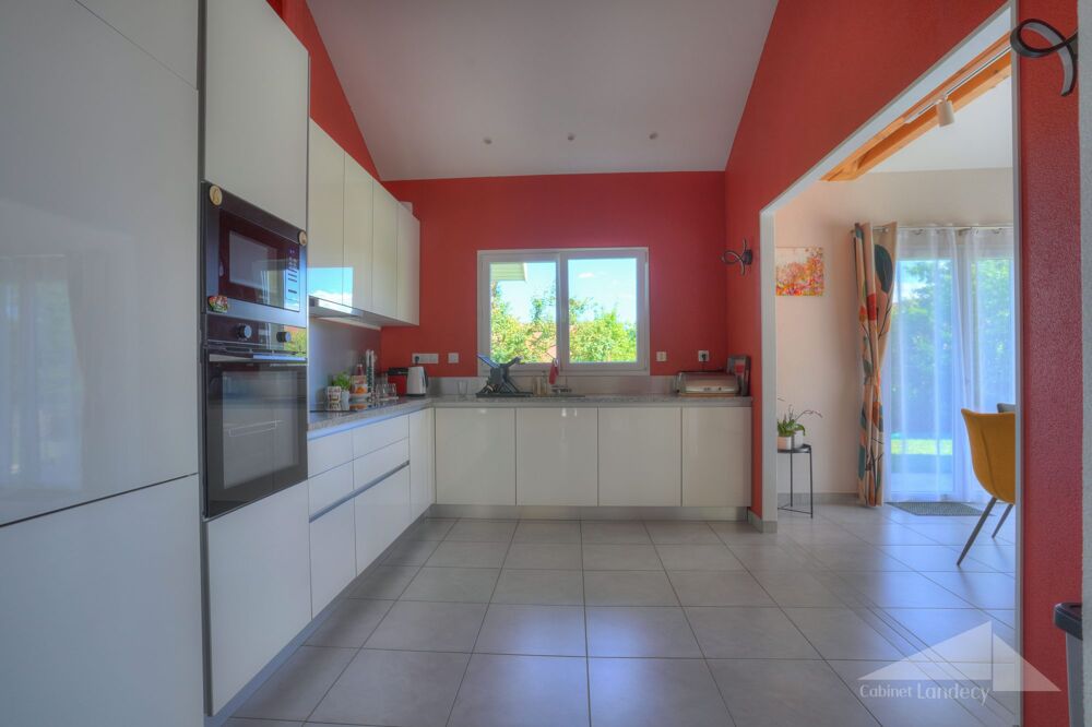 à vendre  Maison Échenevex (01170)