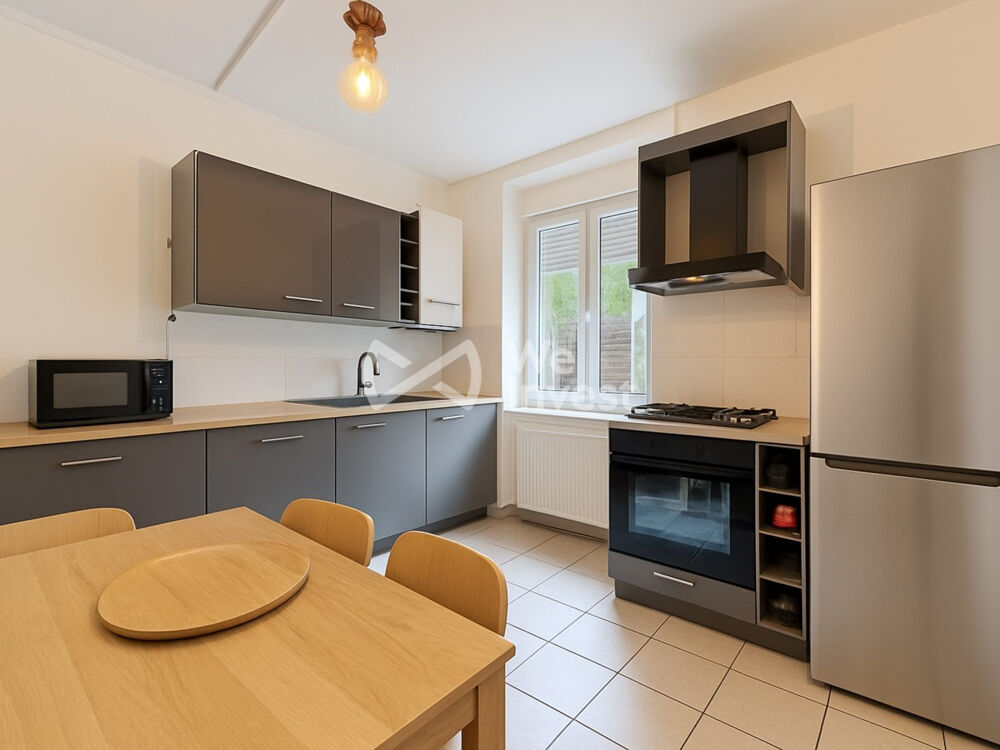 Gorcy  Appartement rénové avec terrasse privative et parkin
