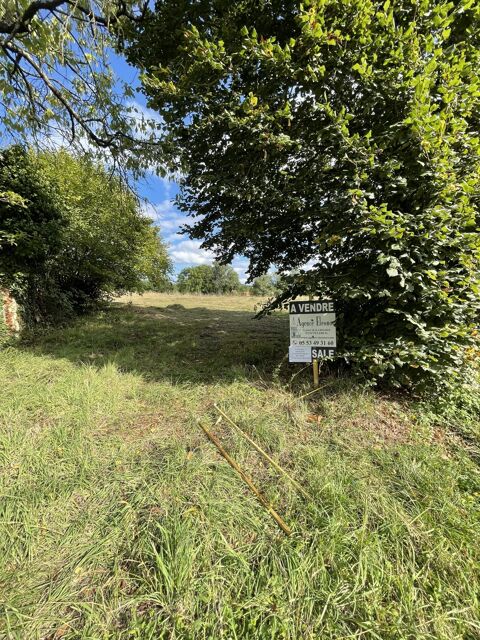   Terrain constructible dans le bourg 
