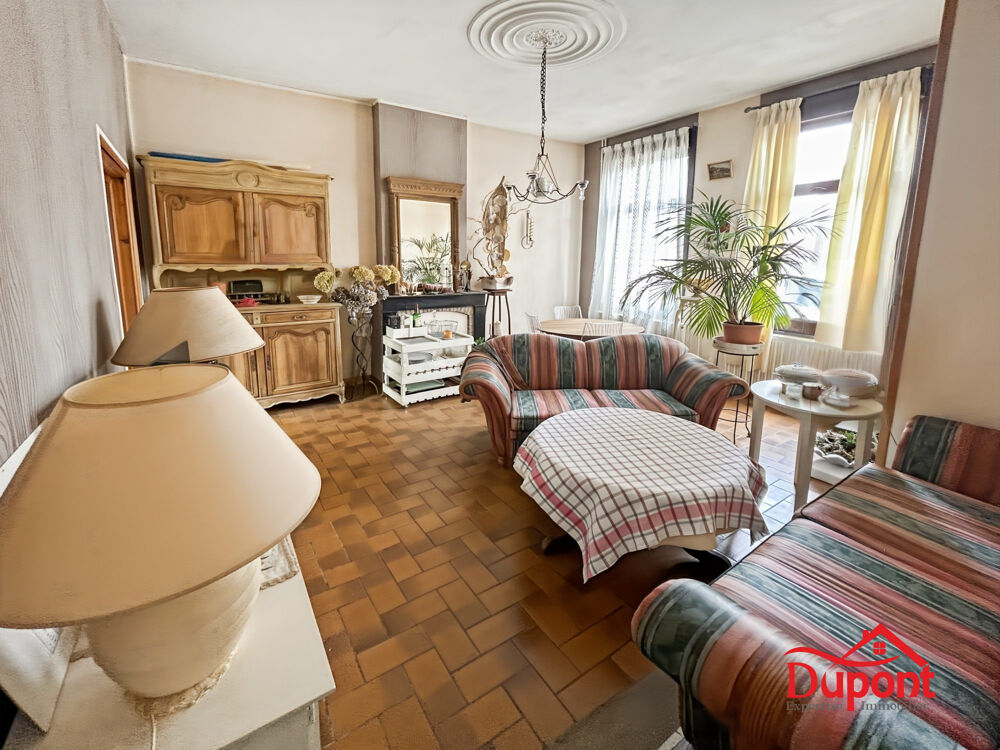 maison avec local commercial , 2 chambres jardin garage