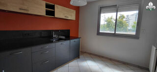  Appartement à louer 4 pièces 80 m²