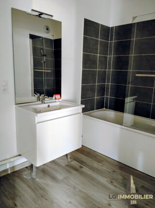  Appartement à louer 3 pièces 56 m²