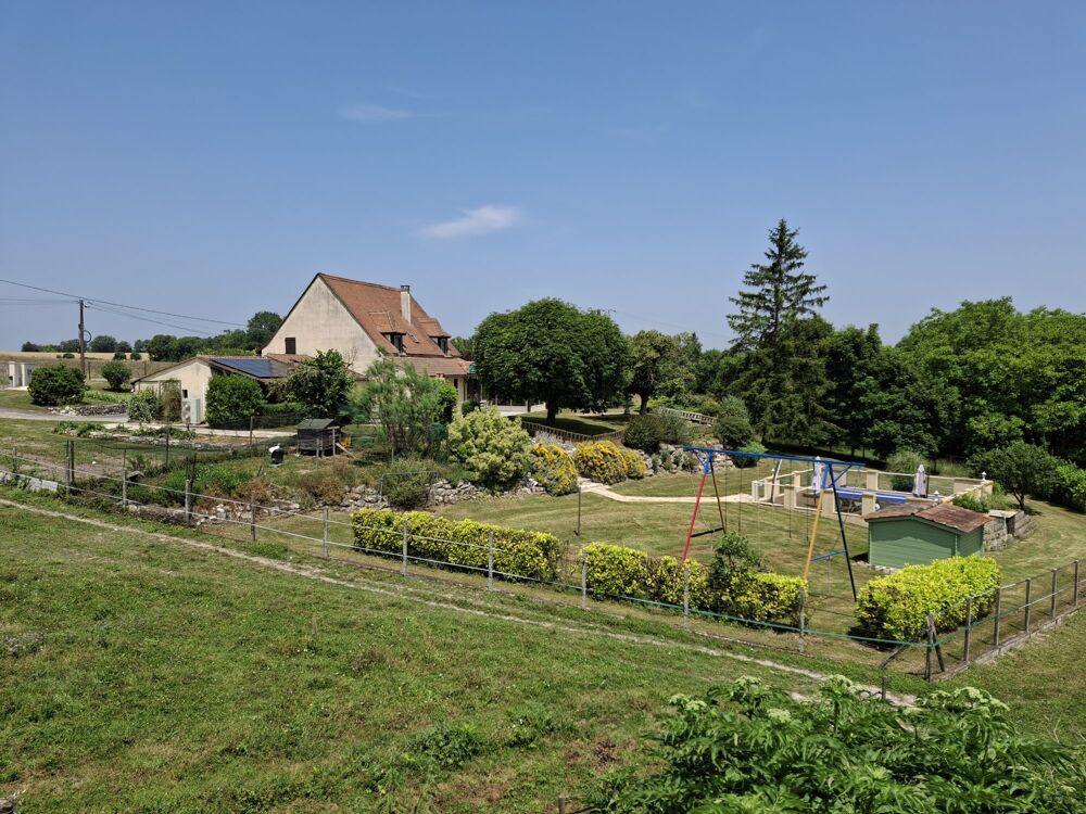 Vente Maison Maison 6 chambres avec piscine et dépendances Issigeac