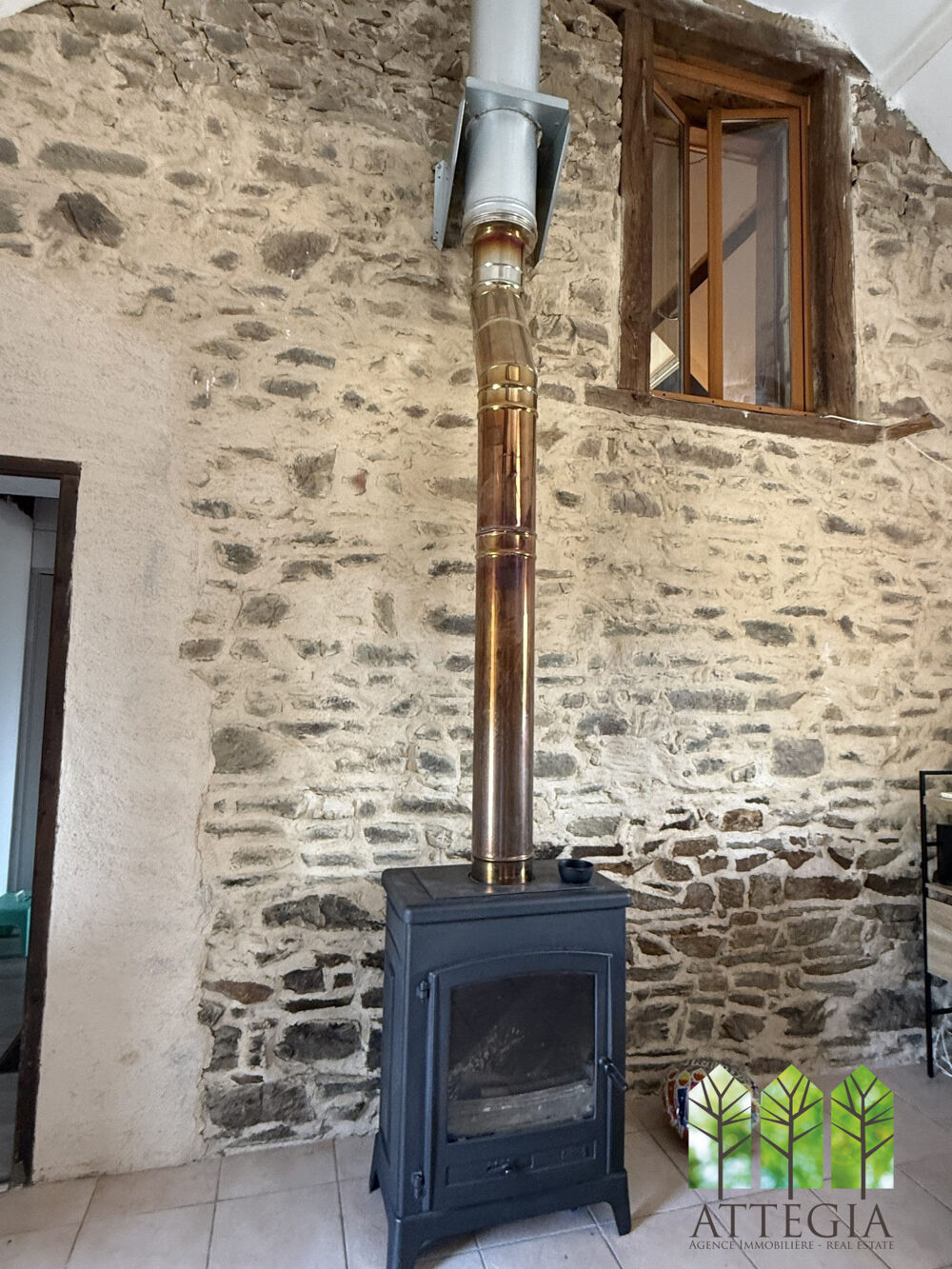 Maison de campagne avec 6 228 m² de terrain, au calme à Tercil