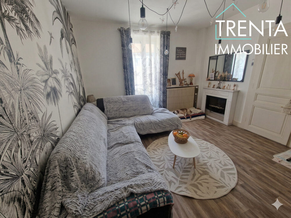 Belle maison rénovée avec grand terrain plat et arboré