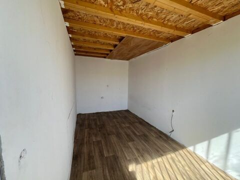   Entrepôt de 212 m² ! 