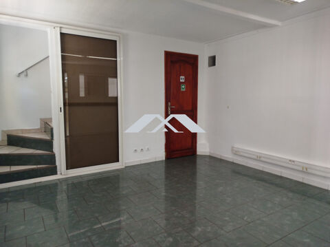   Local Professionnel 83 m² en ZA Cambaie Saint-Paul avec Showroo 