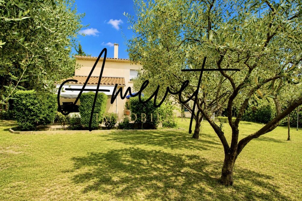 Grande maison familiale disposant de deux logements