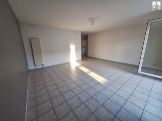  Appartement à louer 3 pièces 75 m²