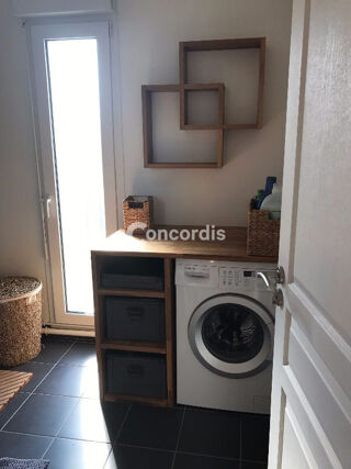  Appartement à louer 3 pièces 74 m²