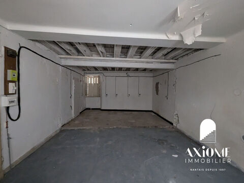  Parking / Garage  louer 10 m