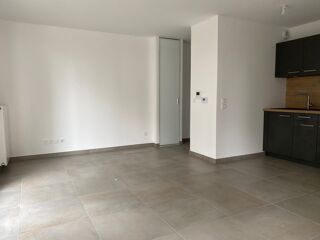  Appartement à louer 3 pièces 57 m²