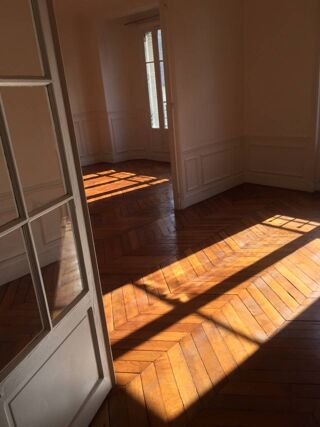  Appartement à louer 4 pièces 96 m²