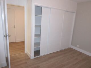  Appartement à louer 3 pièces 65 m²