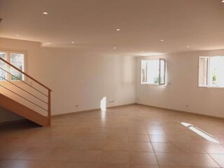  Maison à louer 4 pièces 122 m²