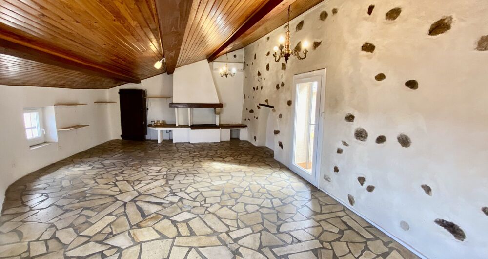 Vente Maison Grande Maison de village avec garage Creissan
