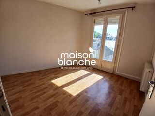  Appartement à louer 3 pièces 65 m²