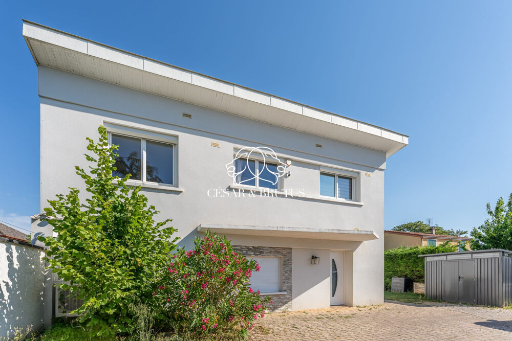 Vente Maison À vendre – Maison familiale rénovée avec piscine Fontaines-saint-martin