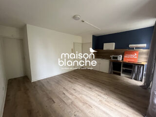  Appartement à louer 2 pièces 37 m²